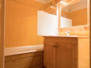 Appartements Spacieux appartement 6 pers au pied des pistes avec parking, terrasse et wifi a Val-Cenis - FR-1-508-138 : photos des chambres