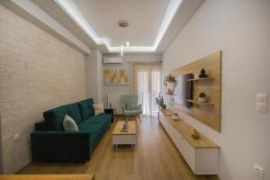 Luxurious apt near Ampelokipoi Metro station