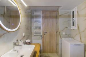 Luxurious apt near Ampelokipoi Metro station