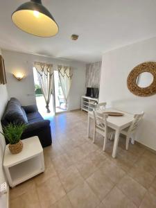 Apartamento bajo con piscina Macarella