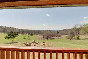 Ozark Mtn Views and Lake Access Shirley Home - Clinton