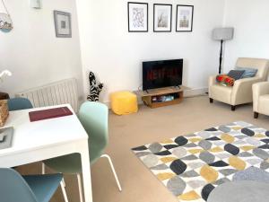 Sea View Family Stay by Beach Gym & Parking