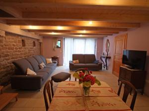 Maisons de vacances Gite Taintrux, 5 pieces, 10 personnes - FR-1-589-232 : photos des chambres