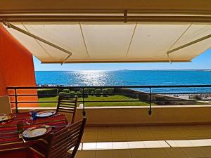 Confort 35m² avec terrasse, 2⭐, WIFI à Sète - FR-1-472A-163