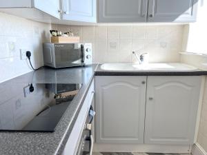 Sea View Family Stay by Beach Gym & Parking