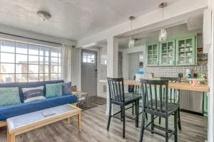 Cake by the Ocean - 林肯市