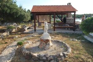 Secluded fishermans cottage Cove Zizanj, Pasman - 21004