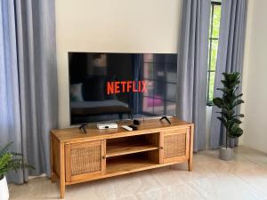 Pink Villa by Tubtao Sleepy Hill