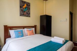 Sans Hotel Kumbang Yogyakarta by RedDoorz