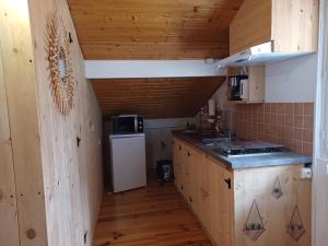 STUDIO LISERAN, et GARAGE pour motos et vélos, gare à 800m