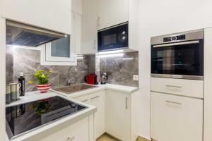 A newly fully renovated studio