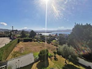 Monteferro, Nigrán, chalet con finca