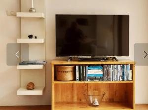 Avatara B condominium Family room B25