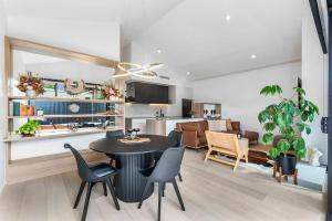 Park Place Luxe - Stylish & Central Apartment
