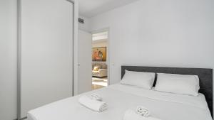 Miraflores with pool by Costarentals - Ref 146