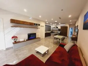 Ocean Blue Apt4 luxurious, modern Apt at Zonqor Pt - Iż-Żlielaq