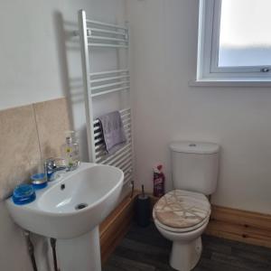 Dare Valley Cottage Ex miners cottage Near Zip World Pen y fan Waterfalls