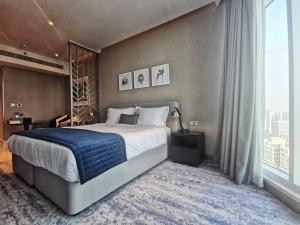 Vacay Lettings - Waterfront Studio with great Dubai Canal view