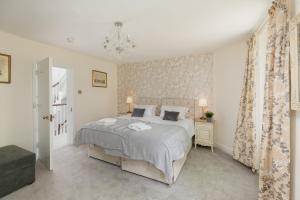 6 Bedroom City Centre Georgian Town House - Abbey & Baths-2 min walk