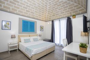 Suite with Terrace and Spa Bath