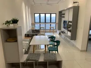 Traders garden c180 - Kampong Bukit Dukong