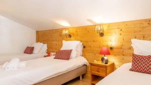 Appart'hotels Madame Vacances Residence Les Jardins de la Vanoise : Appartement 4 Chambres en Duplex (13 Personnes)