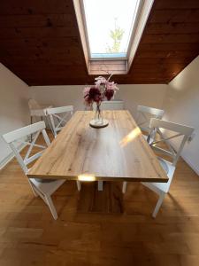 Playroom, 2 bdrooms, KRUMLOV 5 min by car, "Stones throw Apartment"