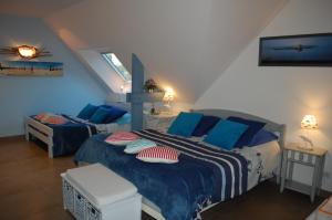 B&B / Chambres d'hotes Le Clos des Pommiers : Chambre Familiale