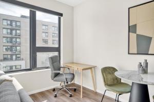 Congress Park 1BR w Gym Pool nr shops dining DEN-134