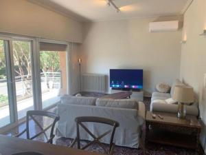 Flisvos Marina refurbished apartment