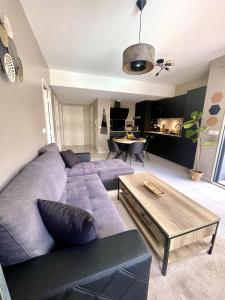 Très bel appartement dans résidence avec piscine à 5min des plages de Villeneuve Loubet.