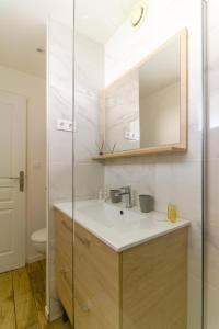 Appartements SELECT'SO HOME - T2 au coeur du Lavandou - Prestations de qualite - GAIA : photos des chambres