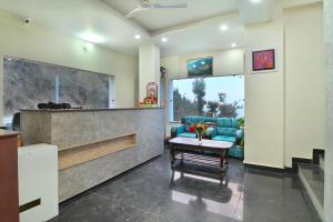 LA Riqueza Dhanolti View # Most Favourite Hotel of Tourists # Mountain View Rooms # Near to Eco Park & Surkanda Devi Temple # Parking