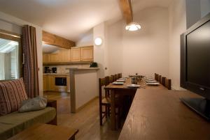 Three-Bedroom Apartment with Loggia (9 People) room in Madame Vacances Résidence Les Jardins de la Vanoise