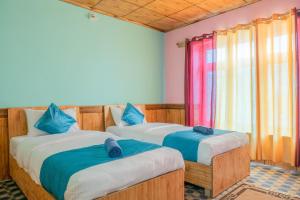 Black Top Border Homestay