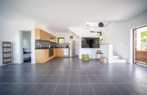 Le Corbusier Style Villa In Green Neighbourhood with Pool