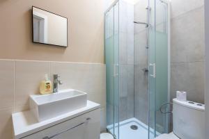 The Essence of Lodz (3) 15ppl Free Parking