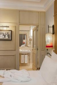 Baixa Room room in Heritage Avenida Liberdade - Lisbon Heritage Collection