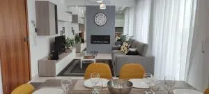 Bright Stylish Apartment - Victoria