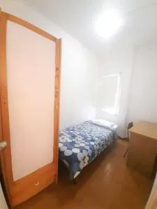 Room in Guest room - Private room with sunny terrace of 200m2 2 - 略夫雷加特河畔奥斯皮塔莱特