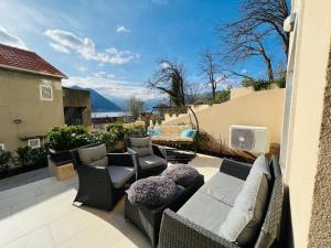 Apartment with terrace and private parking