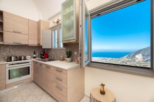 Horizon Sky House with view