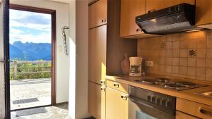 2 Bergpanorama mit Blick ins Tal für absolute Nichtraucher