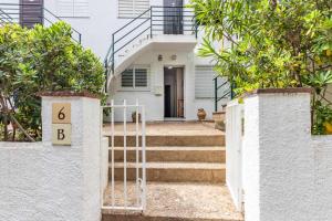 Carboneras 59 – Bonito apartamento con terraza