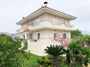 Vintage Manor - Loútsa