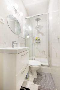 Premium studio 2 minutes walk from Champs-Elysees