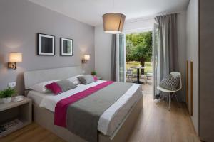 Apartment Zulijani Helis B4