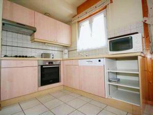 Maisons de vacances Comfortable Holiday Home in Chatel with Roof Terrace : photos des chambres