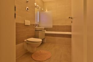 Ada Homes B46