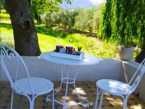 Cabernet Cottage Be Still and Know